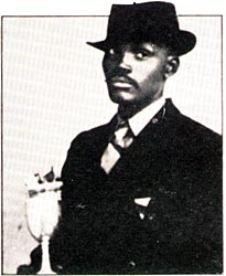 SOLOMON LINDA - Composer of MBUBE - Photo from MUFF ANDERSSON'S "Music in The Mix", Courtesy of the GALLO AFRICA ARCHIVE.