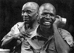 Winston Ntshona & John Kani – The Island 1977 
Photo Ruphin Coudyzer