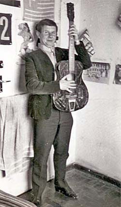 Ian Bubb UK Rock & Stones Fan with my Painted 1960 Beleni Guitar